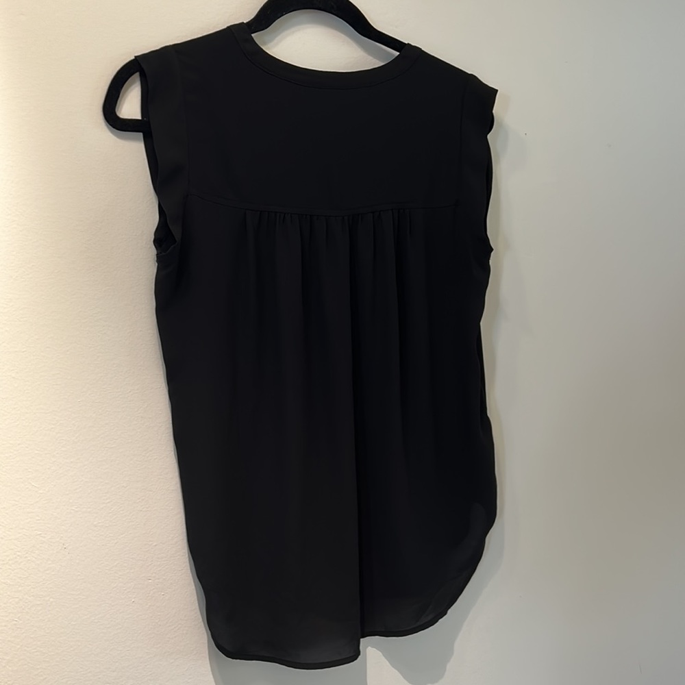 sleeveless black blouse, size small - Picture 5 of 6